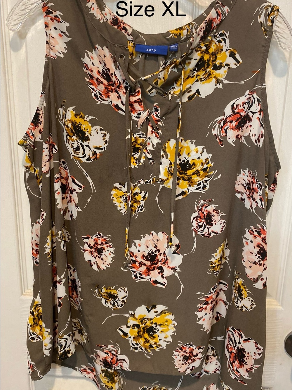 Apt. 9 Lace-Up Sleeveless Floral Camisole — Taupe with Yellow & Pink Flowers